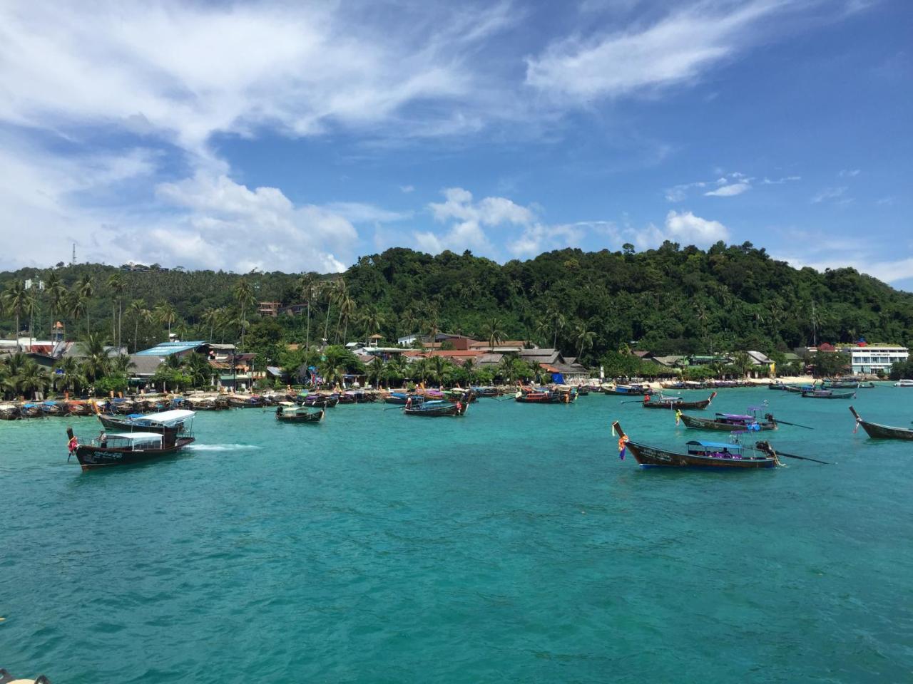 Phi Phi Sea And Hill Resort Exterior photo