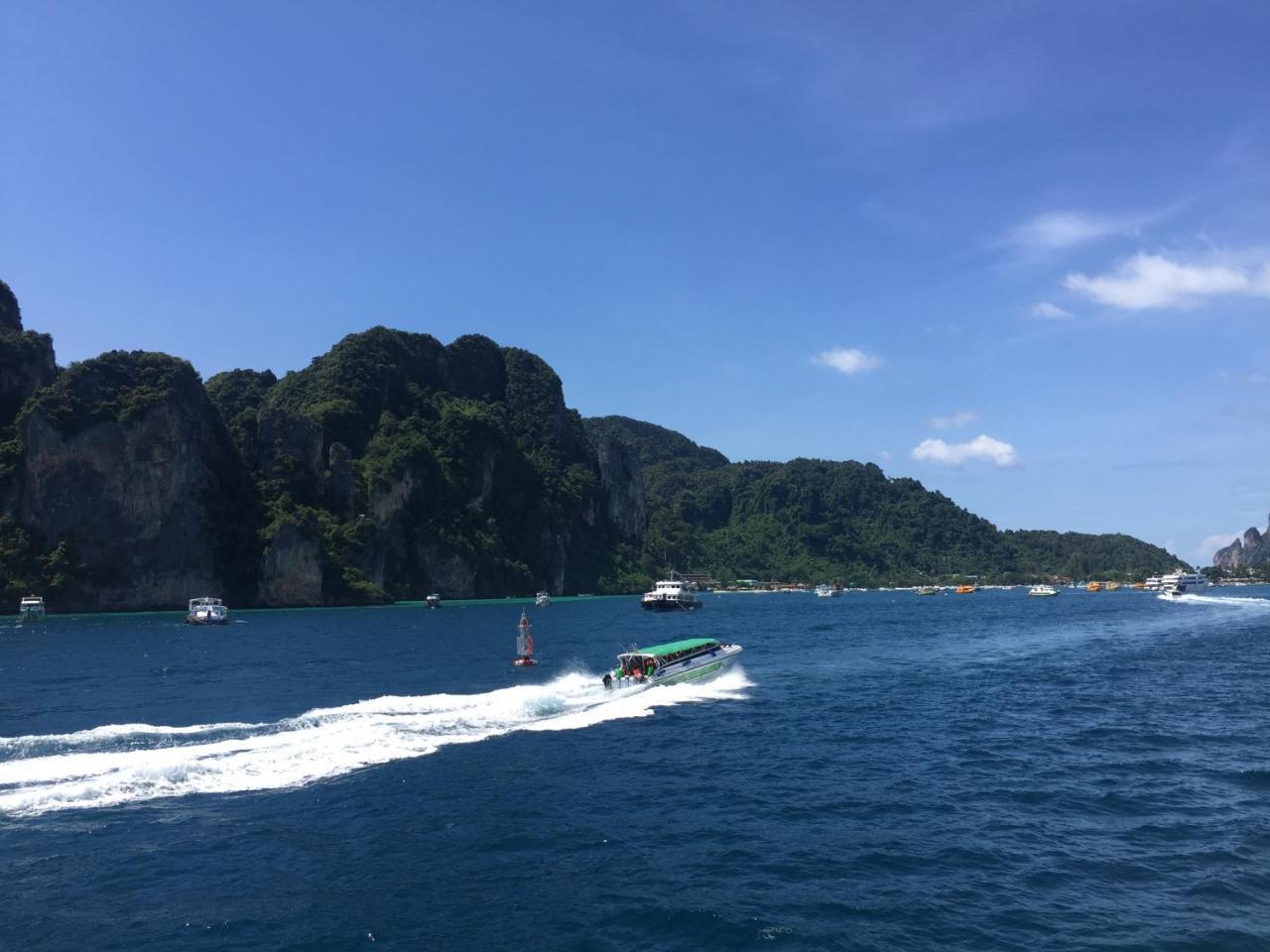 Phi Phi Sea And Hill Resort Exterior photo