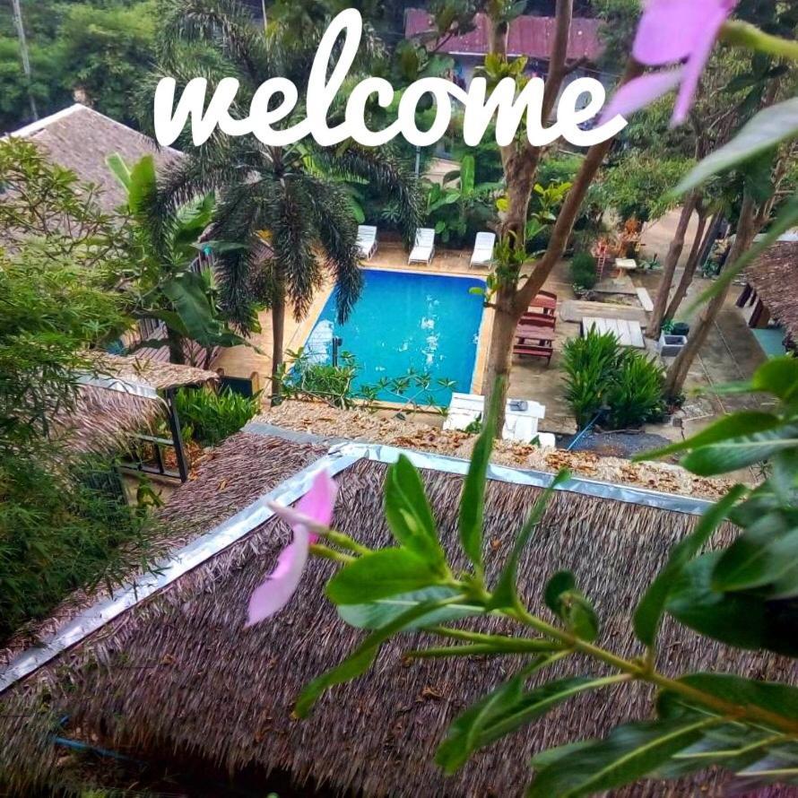 Phi Phi Sea And Hill Resort Exterior photo